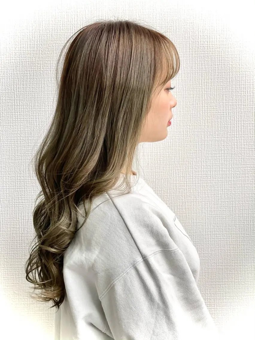 ロング ヘアアレンジ ヘアカラー ゲーマー美容師 KENTOのヘアスタイル