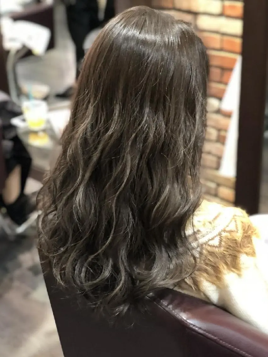 カラー ロング 辻 竜也　のヘアスタイル