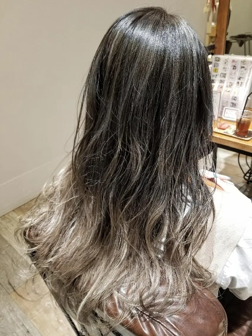 カラー ロング カット ヘアカラー シールエクステ♦️ レイヤー♦️福田晃大のヘアスタイル