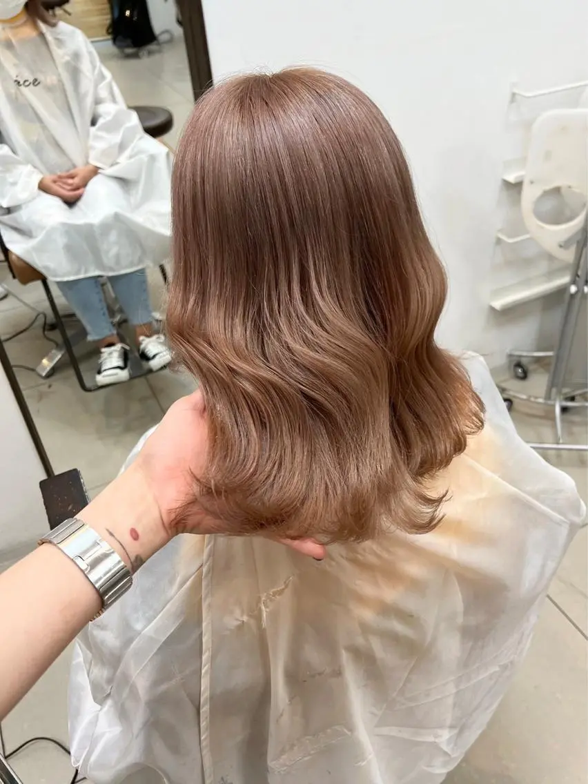 セミロング ヘアカラー 池田 菜摘のヘアスタイル
