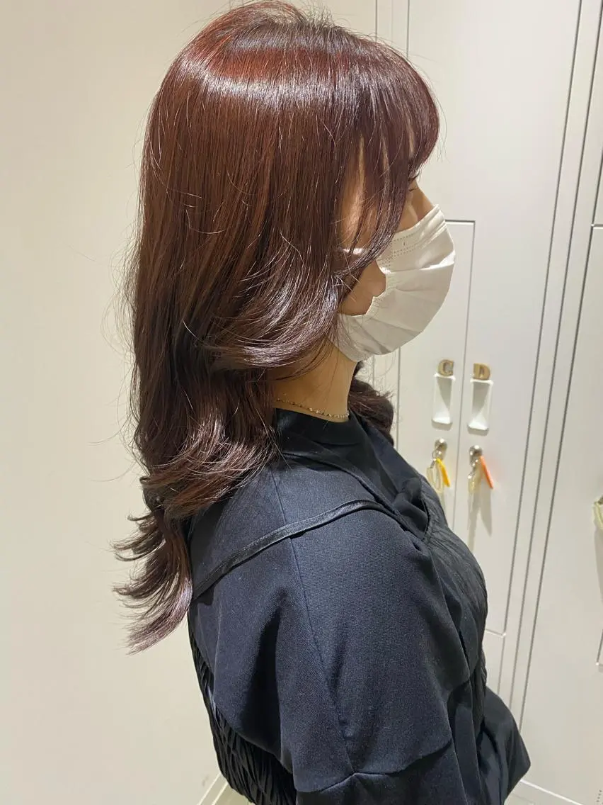 セミロング ピンクブラウン 伊藤 愛美のヘアスタイル
