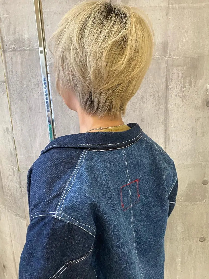 ショート カラー ブリーチ ブロンド カット トリートメント ヘッドスパ 田室 和幸のヘアスタイル