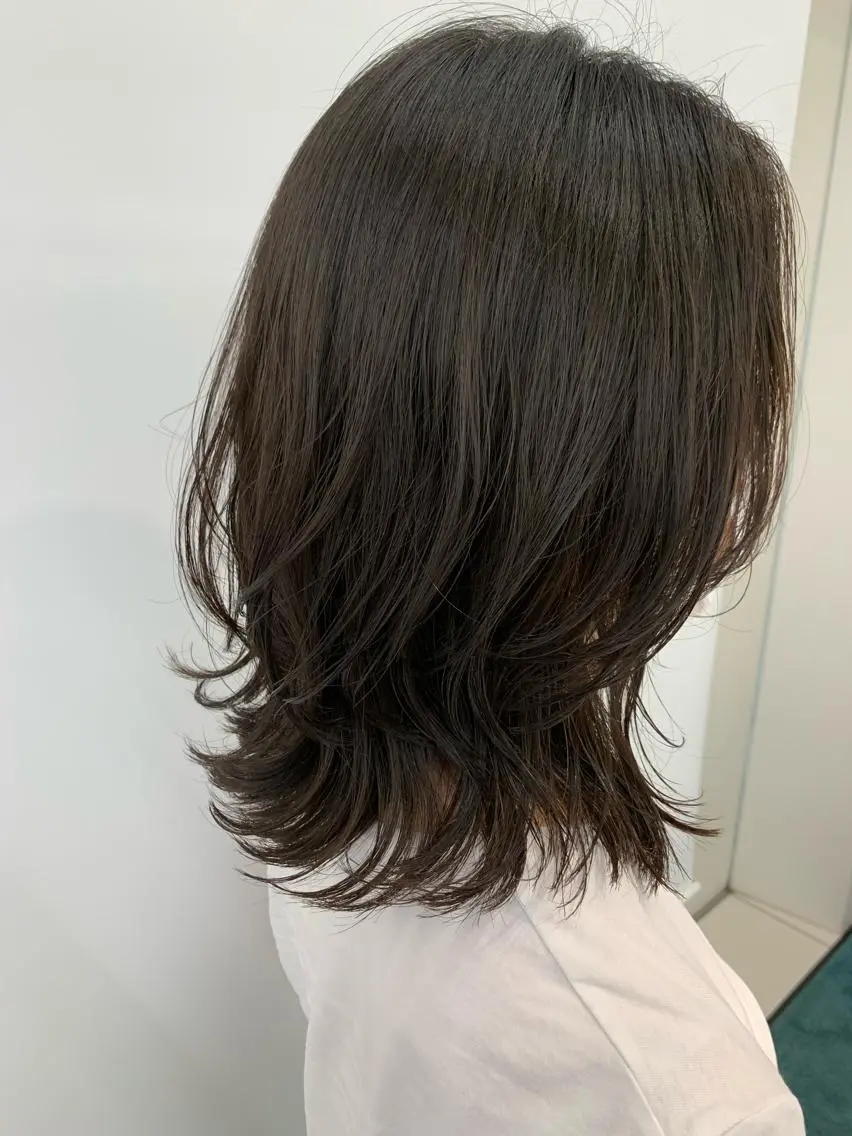 ミディアム パーマ ミディアムパーマ くびれヘア 小野 瑞季のヘアスタイル