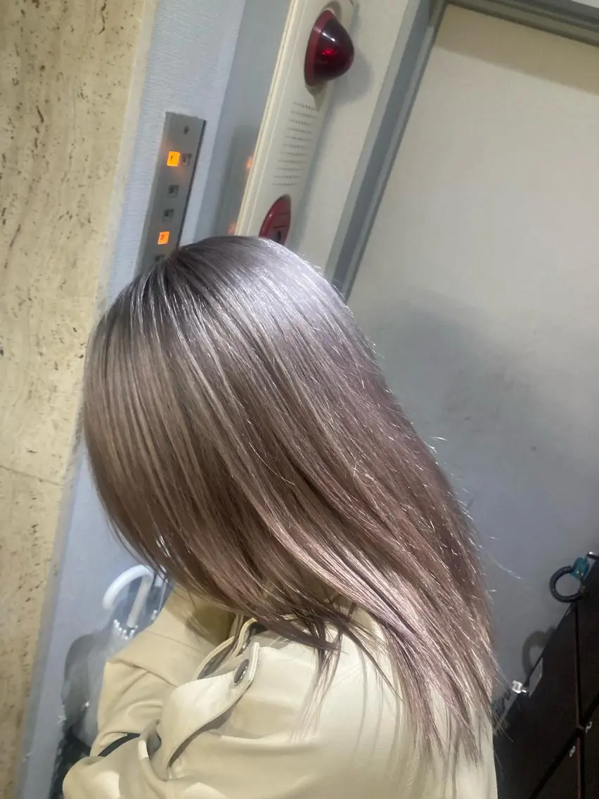 ミディアム カラー ブリーチ ブリーチ&似合せボブ 田中寛十のヘアスタイル