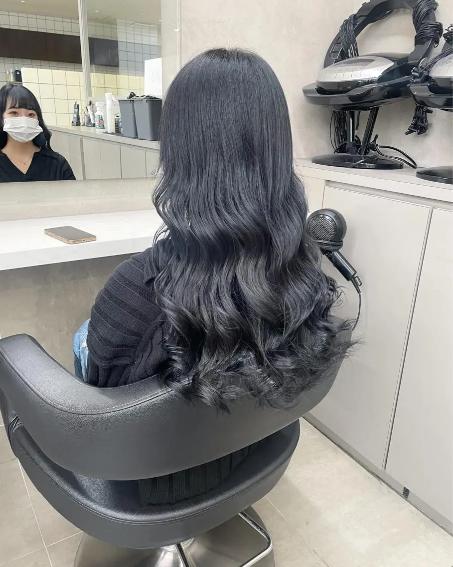 ミディアム カラー パーマ ヘアアレンジ メンズ キッズ ネイル マツエク・マツパ アイブロウ カット パーマ トリートメント 🦋韓国レイヤー｜ 透明感グレージュ🦋のヘアスタイル
