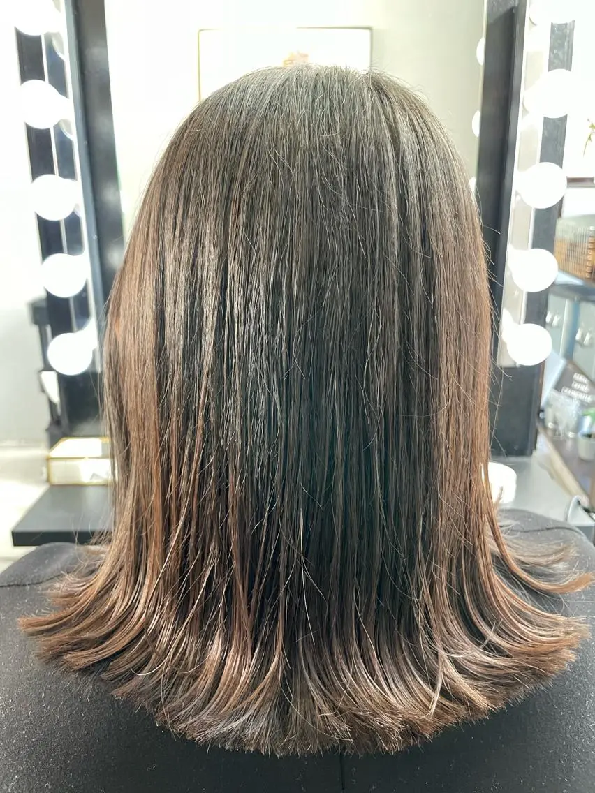 ミディアム カラー ベージュカラー オリーブベージュ 外ハネヘア カット ヘアカラー トリートメント ブリーチなし透明感 タケザワミキのヘアスタイル