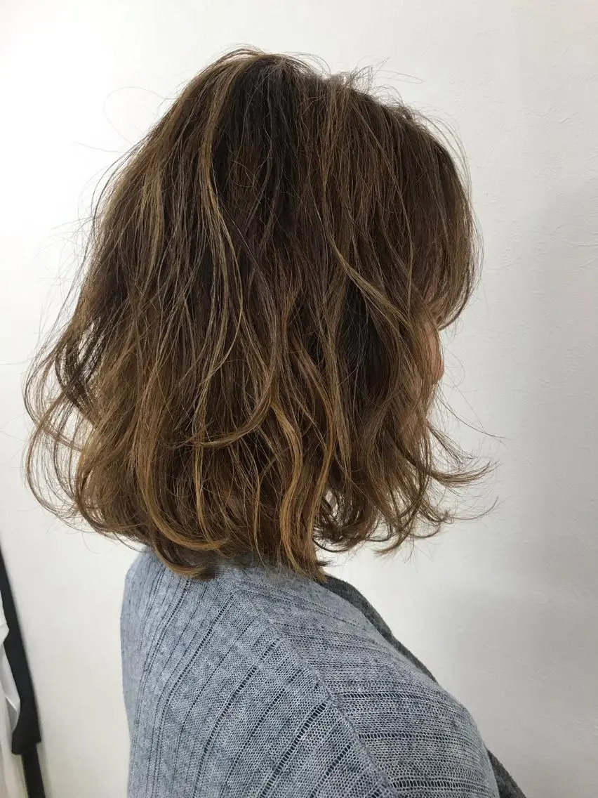 ミディアム カラー ハイライトカラー ハイライト HBLディプロマ所有 AZUSAのヘアスタイル