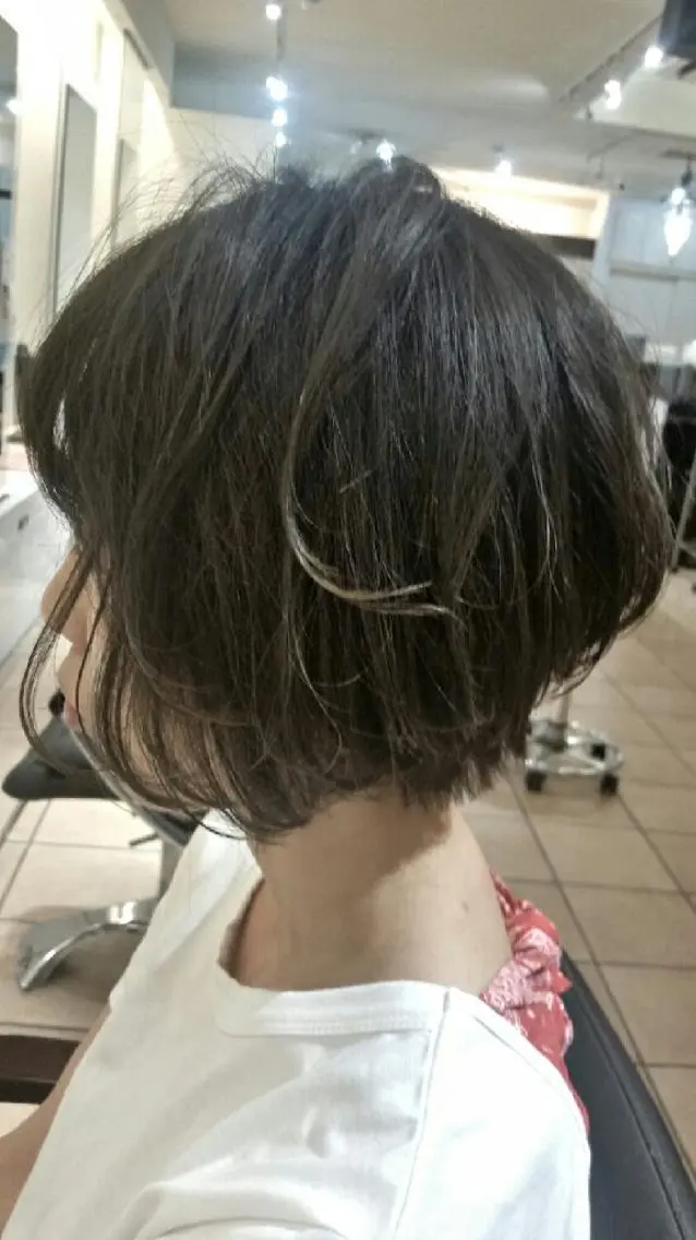 ミディアム ショート カラー アッシュ 【髪質改善美容師】t occa茨木篠原健太のヘアスタイル