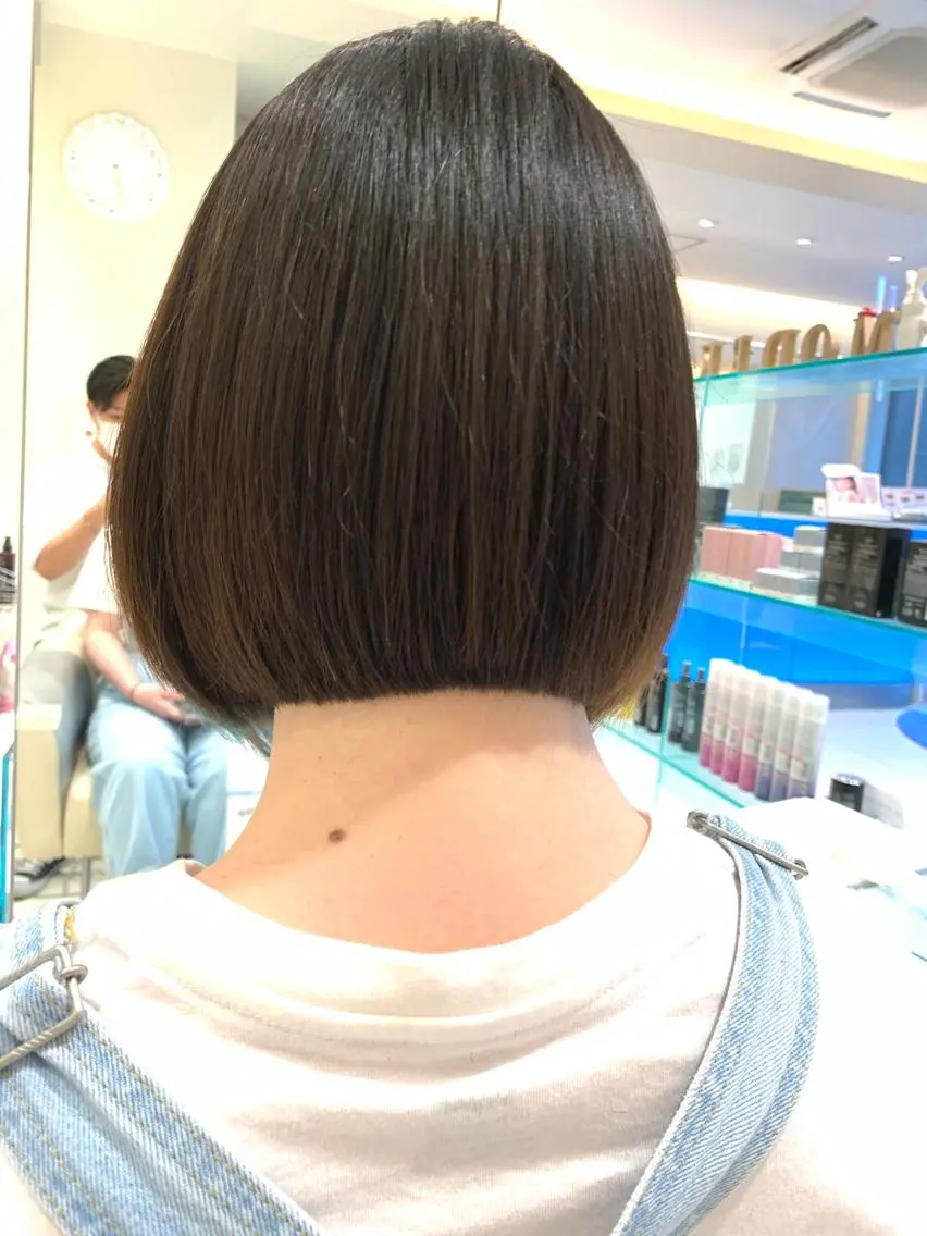 ショート カット MODEks eau 佐藤優志のヘアスタイル