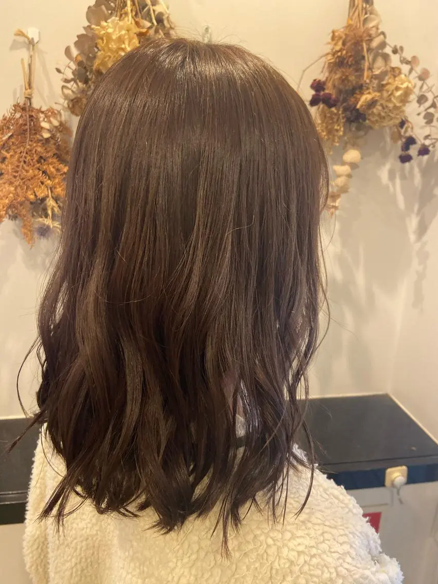 ミディアム カラー カット ヘアカラー トリートメント 小栗 麻衣のヘアスタイル