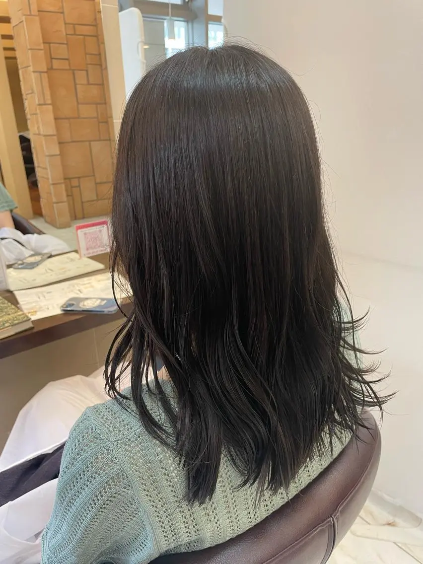 セミロング カラー グレージュ 垢抜け透明感カラー 🌻篠崎梓🌻のヘアスタイル