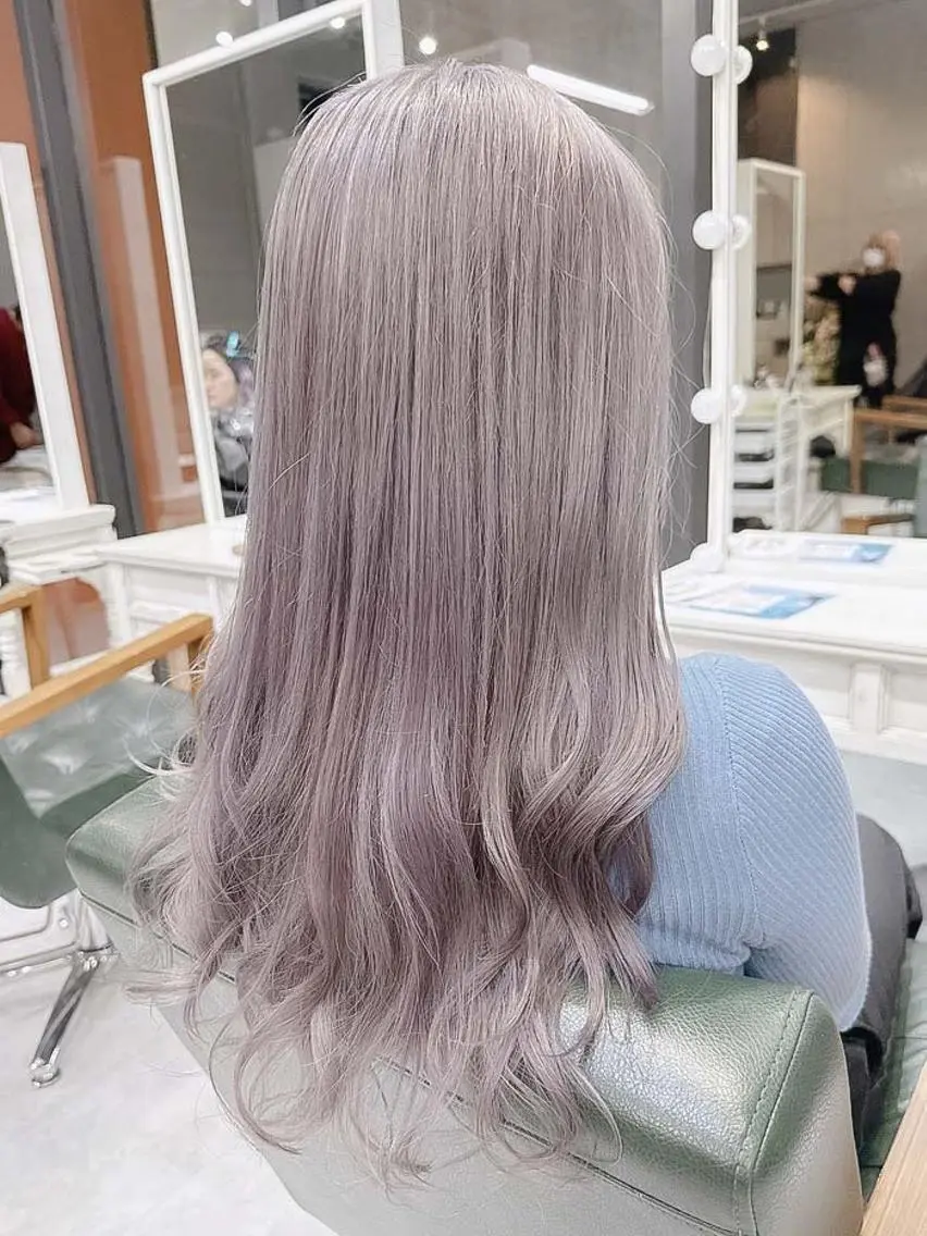 カラー ロング アッシュ アッシュグレー アッシュグレージュ ブリーチ ケアブリーチ Days 透明感カラーのヘアスタイル