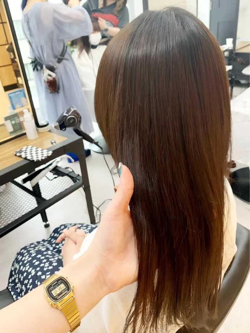 ミディアム カラー パーマ ヘアアレンジ メンズ キッズ ネイル マツエク・マツパ アイブロウ 似合せレイヤー／ 柔らか透明感カラーのヘアスタイル