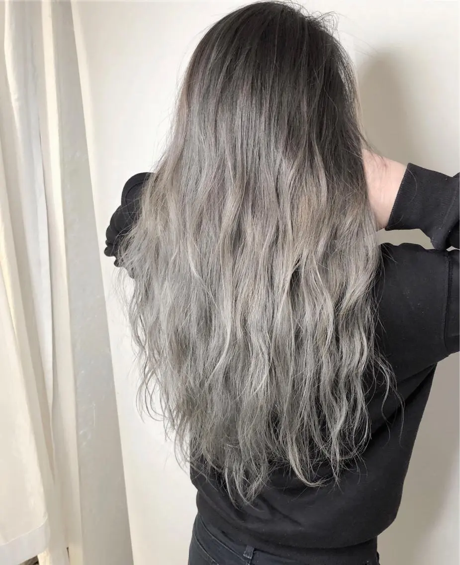 ロング 美髪矯正・レイヤー 倉友哉のヘアスタイル