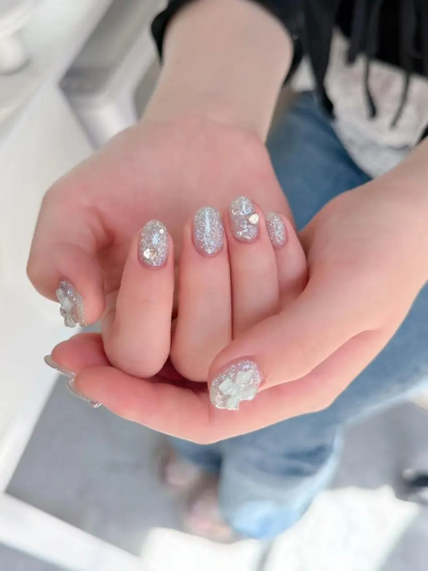 ネイル アートネイル オーロラネイル フレンチネイル ジェルネイル ガラスフレンチ JISOO ANA.CHUOのネイルデザイン