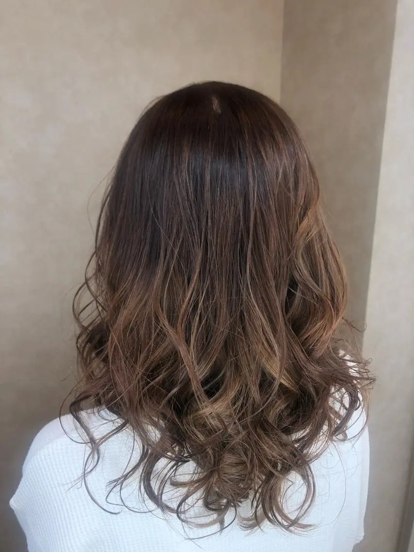 ミディアム 外国人風カラー レイヤーカット カワサキ ヒナコのヘアスタイル