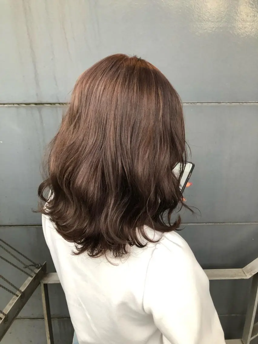 ミディアム カラー ブラウンカラー ミルクティーブラウン 女性リピ90%🍨 🩷佐藤みずきのヘアスタイル
