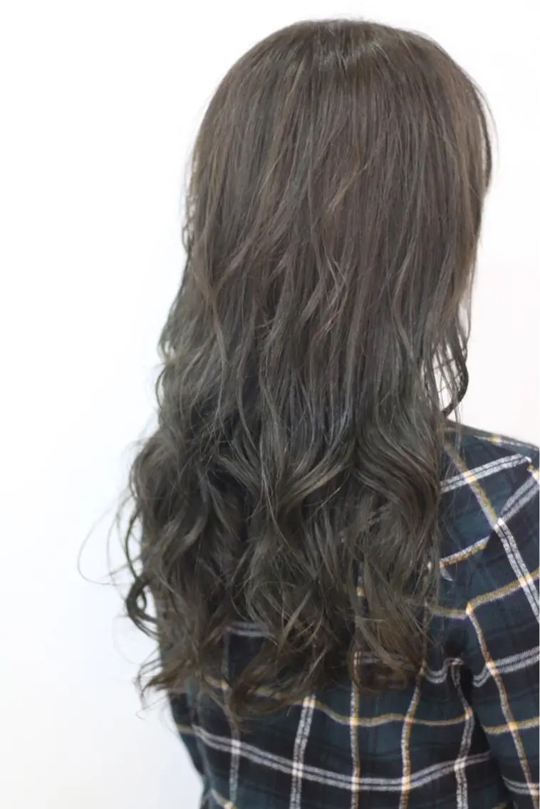 ロング カラー アッシュ グレージュ カット ヘアカラー 藤野 陵平のヘアスタイル