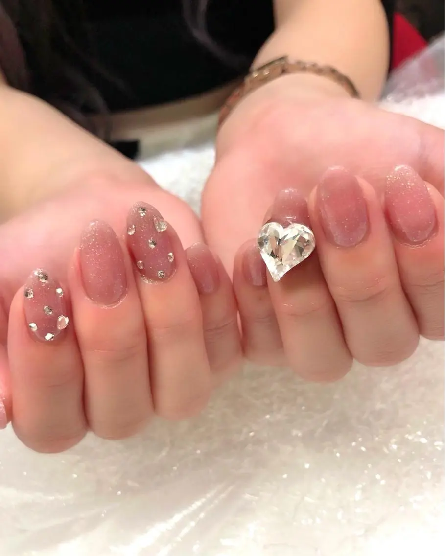 ネイル ハート ワンカラーネイル ストーンネイル 梅津 郁美のネイルデザイン