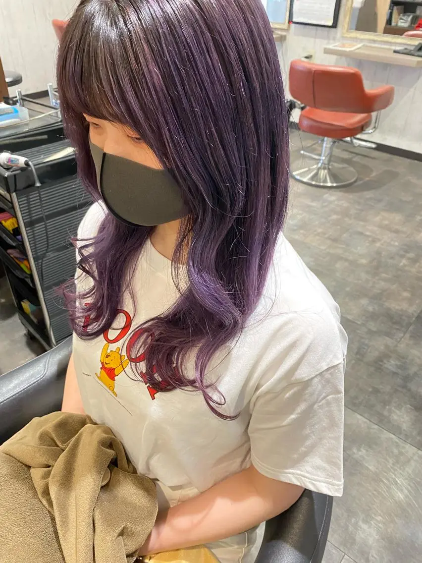セミロング カラー ブリーチ ディープパープル パープルカラー ミモリ ユウタのヘアスタイル