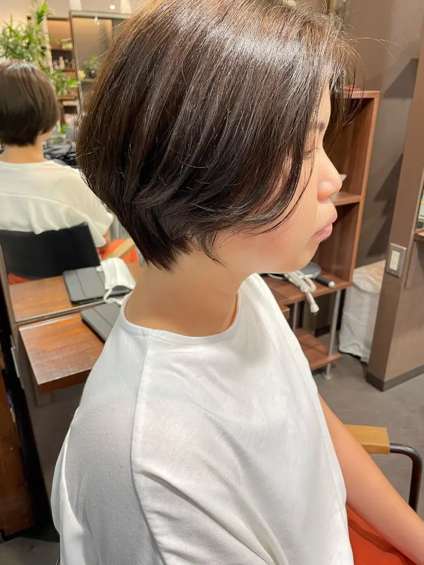 ショート カット ヘアカラー トリートメント 月200名以上担当 六甲徒歩30秒のヘアスタイル