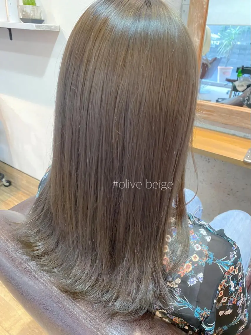 ミディアム カラー ベージュカラー オリーブベージュ シールエクステ 🪽CHIAKIのヘアスタイル
