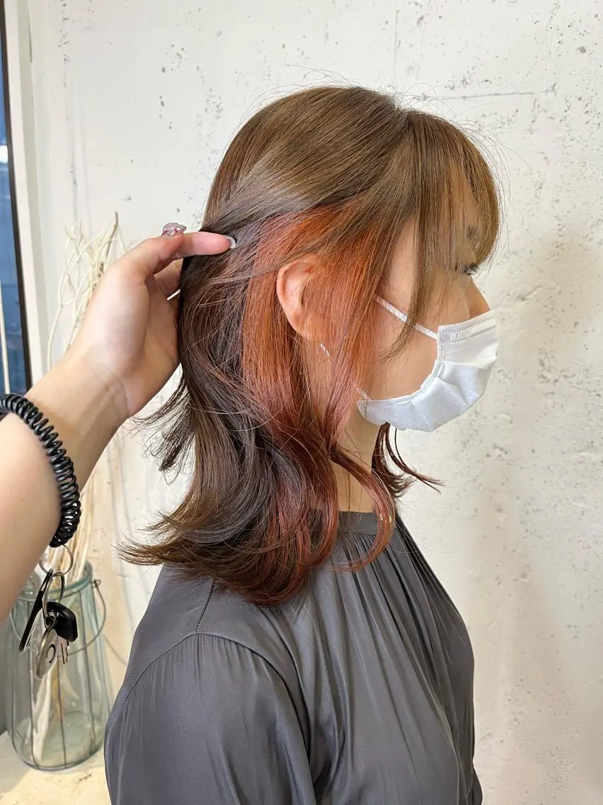 ミディアム カラー 透明感ハイトーン🦄 キラ🌈のヘアスタイル