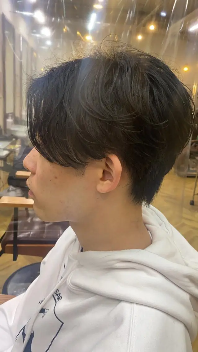 メンズ メンズパーマ 柏のセンターパート のプロ関口 柊太のヘアスタイル