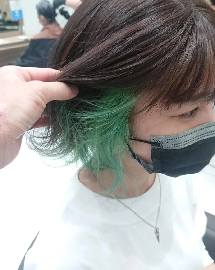 ショート カラー ブリーチ ケアブリーチ インナーカラー あらげ 🌈推しカラー🌈ᵕのヘアスタイル
