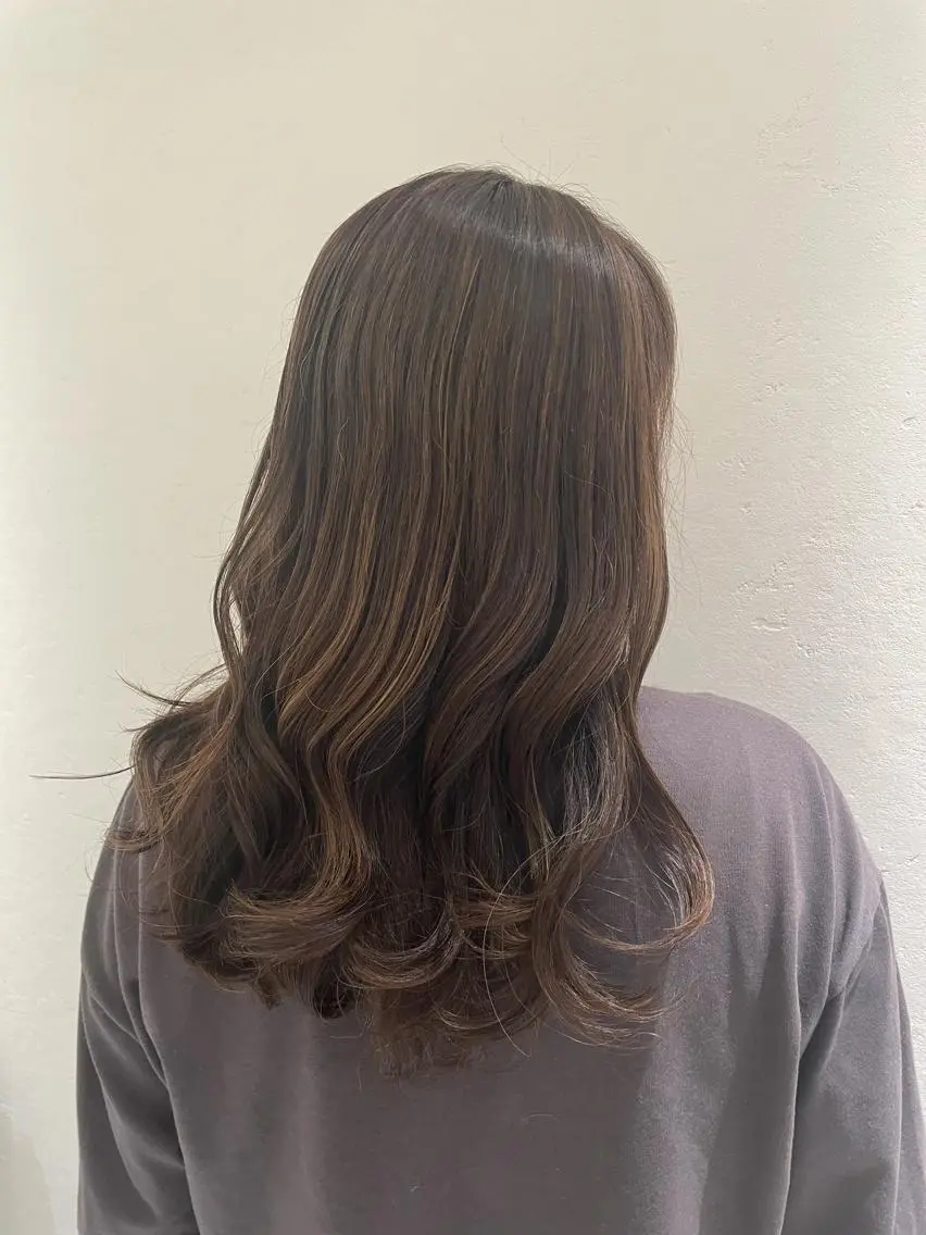 ロング カラー ハイライトカラー ハイライト ヘアカラー 高木 櫻のヘアスタイル