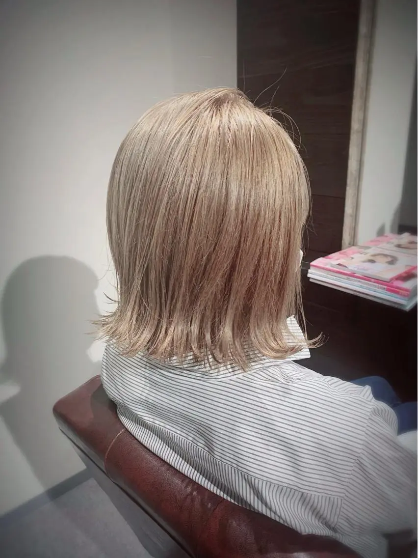 カラー セミロング ブリーチ ヘアカラー トリートメント 隠れ家美容室 RAW TOKYO 【公式】のヘアスタイル