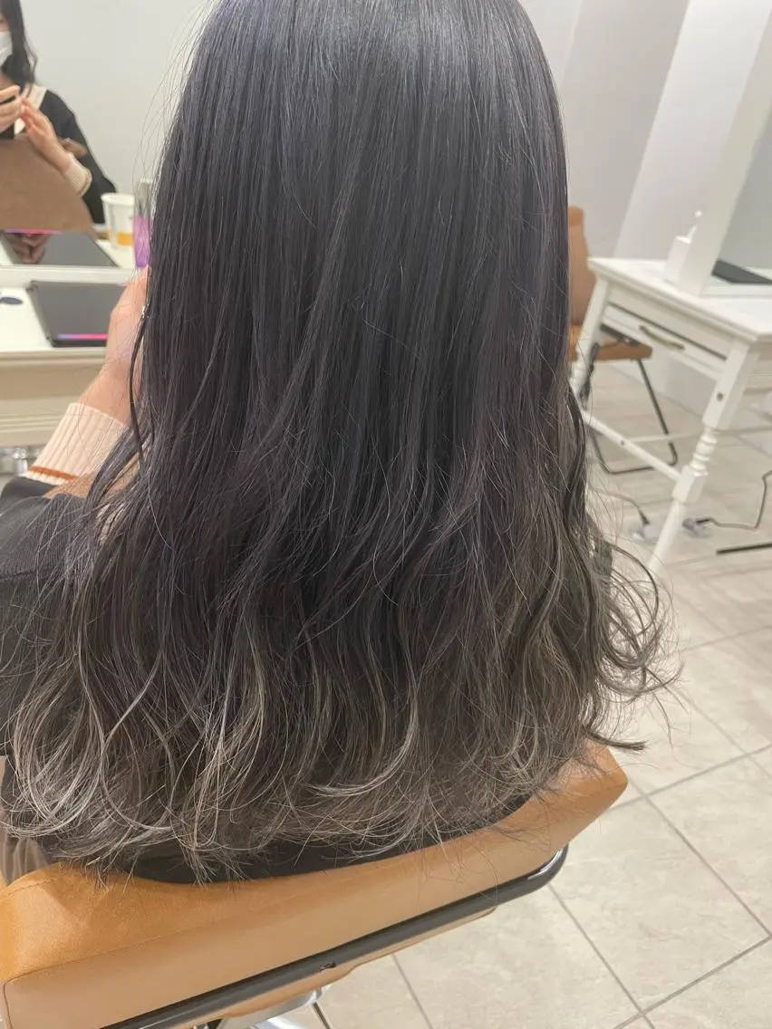 カラー ○HITOMI ○のヘアスタイル
