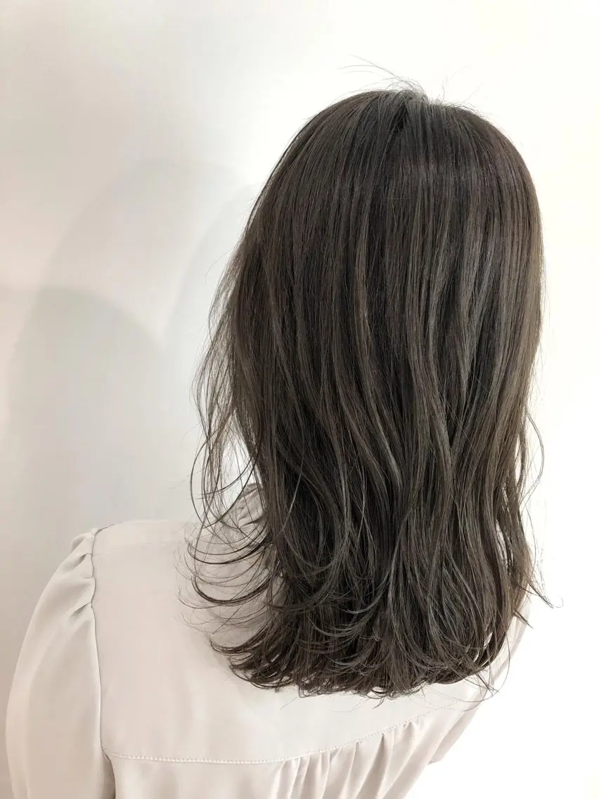 セミロング カラー アディクシーカラー 透明感カラー ヘアカラー トリートメント 🍊新宿南口🍊 ERINAのヘアスタイル