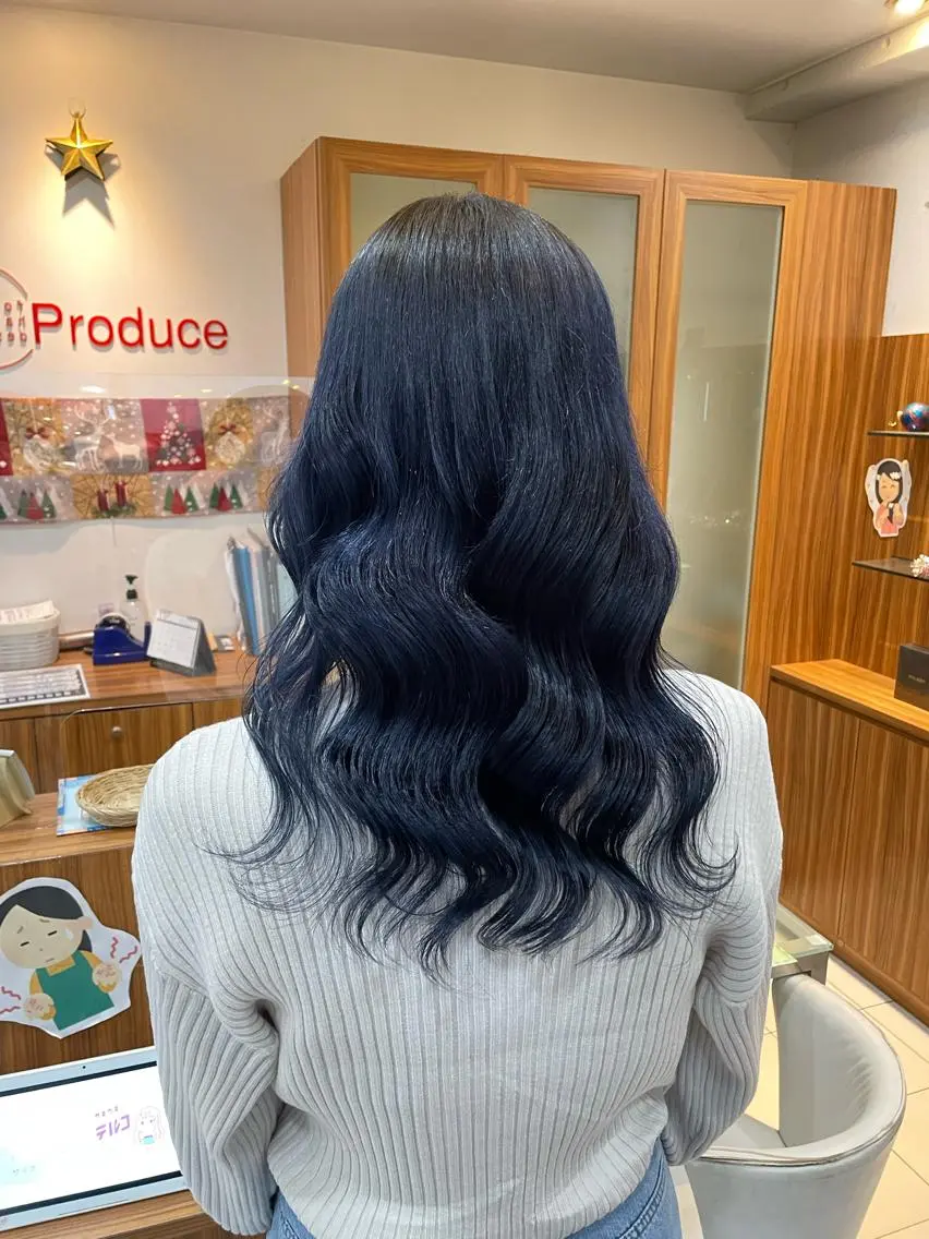 セミロング カラー 黒髪 ブルーカラー ブルーブラック ☪︎⋆ hair & eye yuka˚✩のマツエク・マツパデザイン