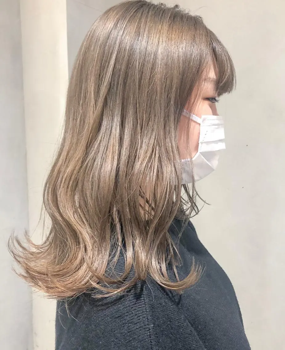ミディアム カラー 圧倒的透明感カラー nana🦕のヘアスタイル