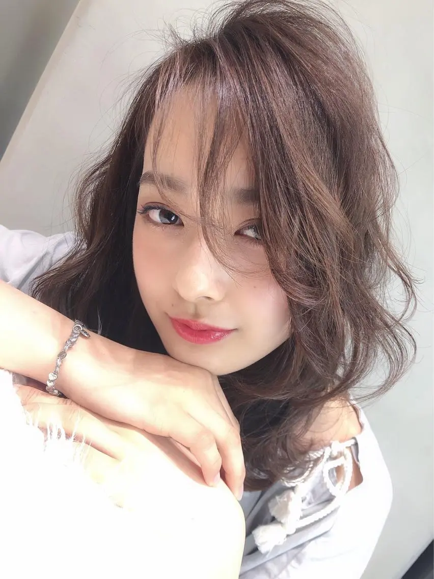 ミディアム カット ヘアカラー トリートメント 具志 正太のヘアスタイル