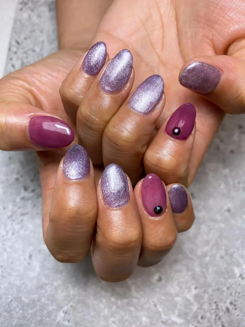 ネイル マグネットネイル ワンカラーネイル ストーンネイル 🌿Charme🌿 MAIのネイルデザイン
