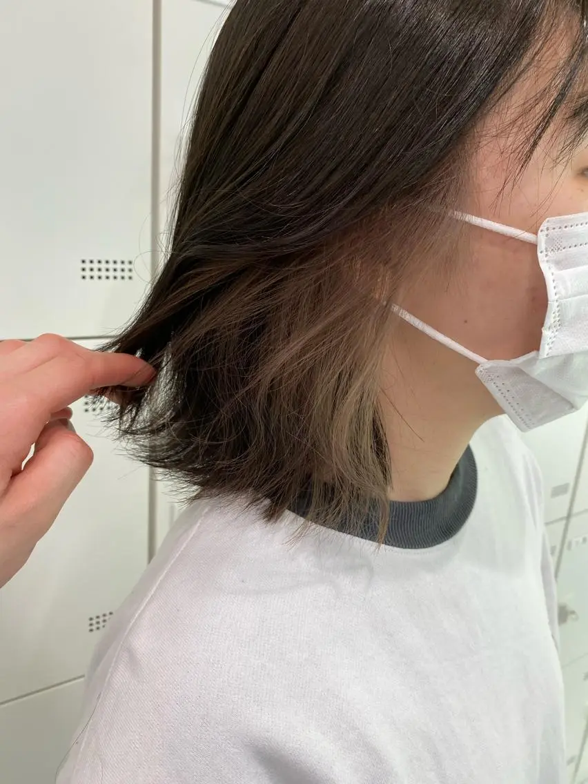 ミディアム カラー ハイトーンカラー インナーカラー ボブ センターパート特化 井上健太のヘアスタイル