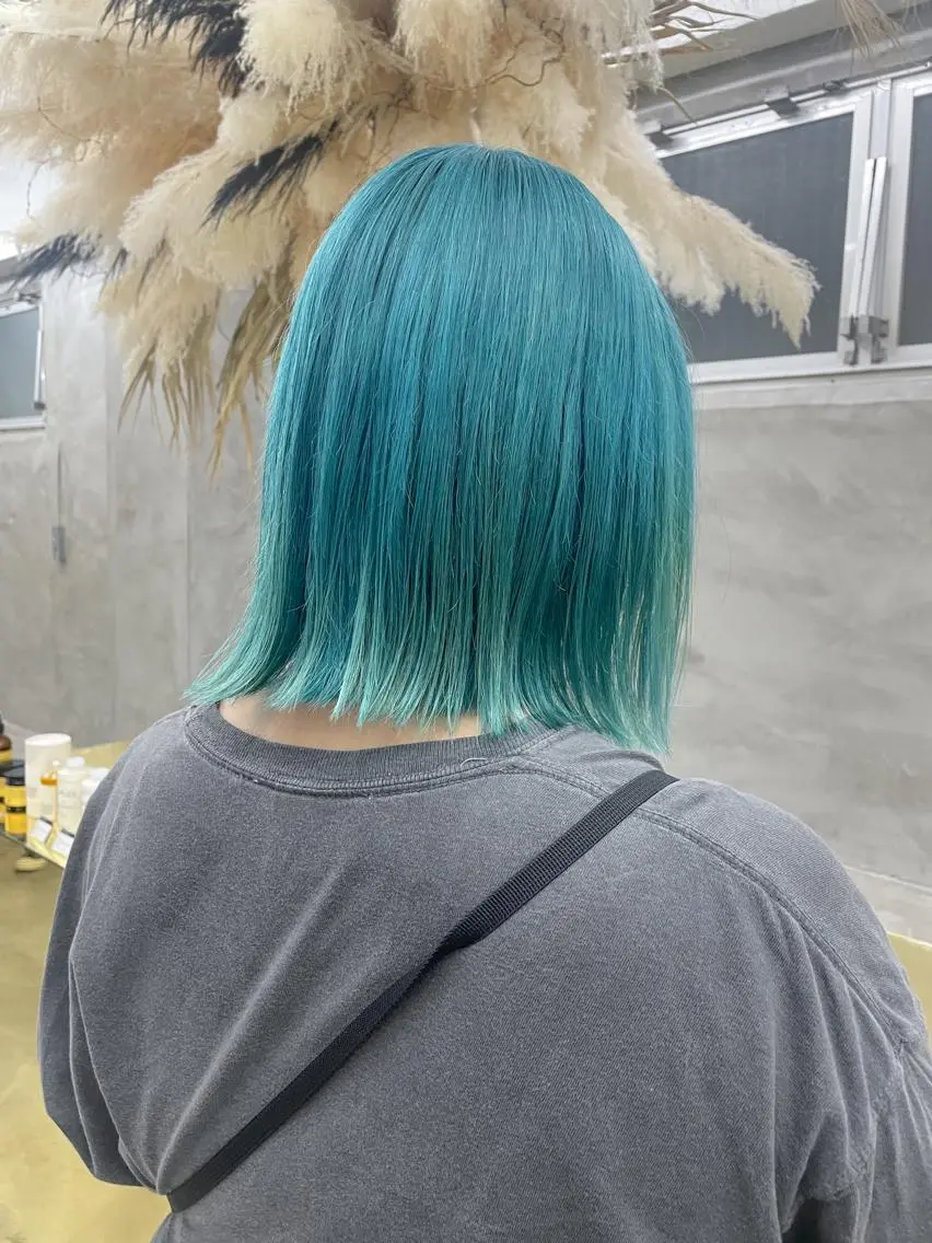 ミディアム カラー ヘアカラー トリートメント レイヤーカット 🪩yurikaのヘアスタイル