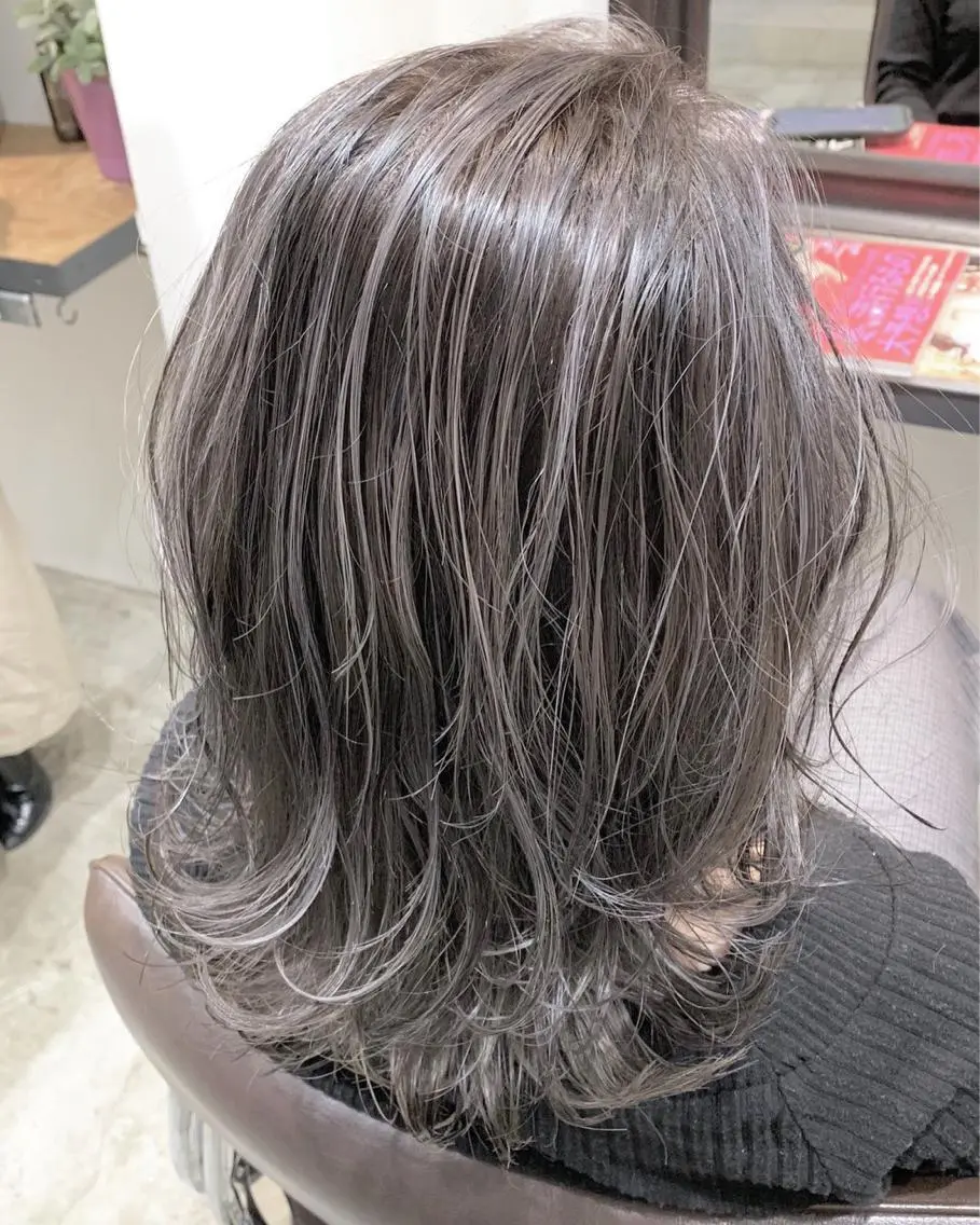 ミディアム ハイライト ✨シルクストレート✨ 美髪髪質改善Yukiのヘアスタイル