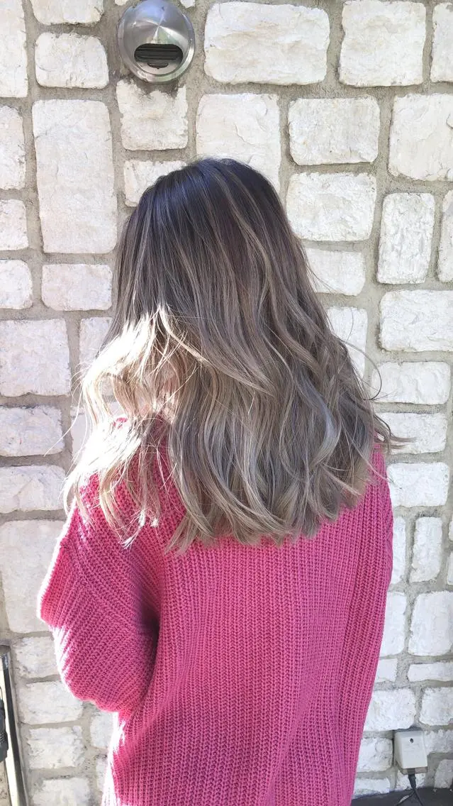 セミロング カラー パーマ ヘアアレンジ バレイヤージュ グレージュ ラベンダーカラー ラベンダーグレージュ ラベンダーグレー カット 縮毛矯正 トリートメント 髪質改善/透明感 OAK兵庫のヘアスタイル