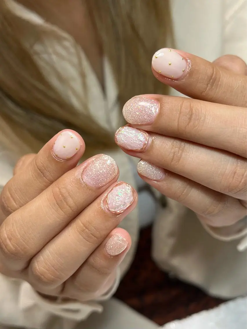 ネイル ジェルネイル キラキラネイル 韓国ネイル パラジェル ワンホンネイル nails' it...のネイルデザイン