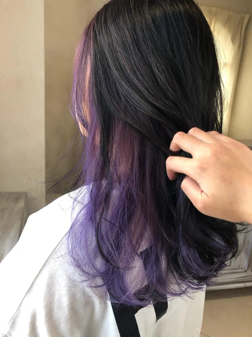 セミロング カラー インナーカラー パープルカラー カット ヘアカラー 吉村 絢乃のヘアスタイル
