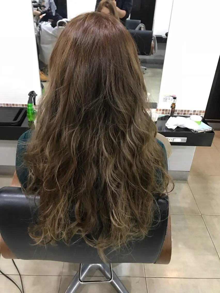 ロング カラー ヘアアレンジ ハイライトカラー ハイライト 烏山 達也のヘアスタイル