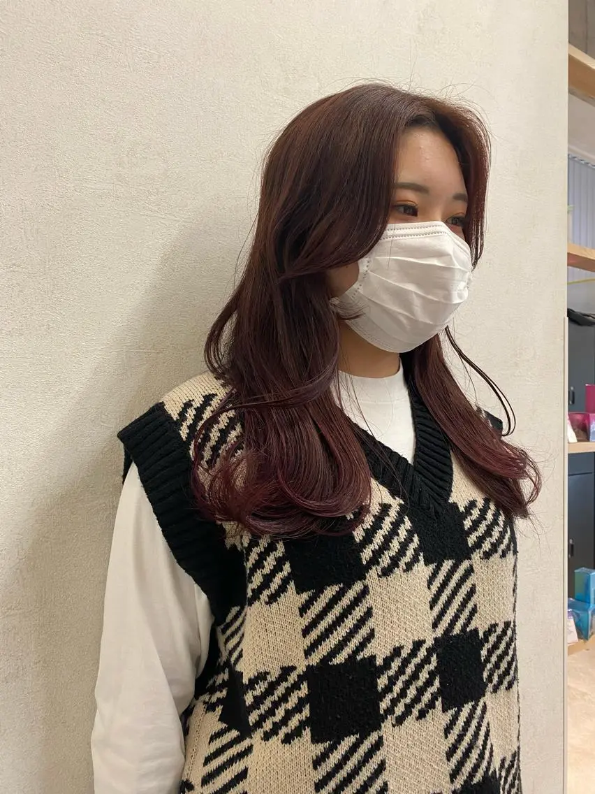 ロング ピンクブラウン 韓国風ヘア メンズ縮毛矯正 ニュアンスパーマのヘアスタイル