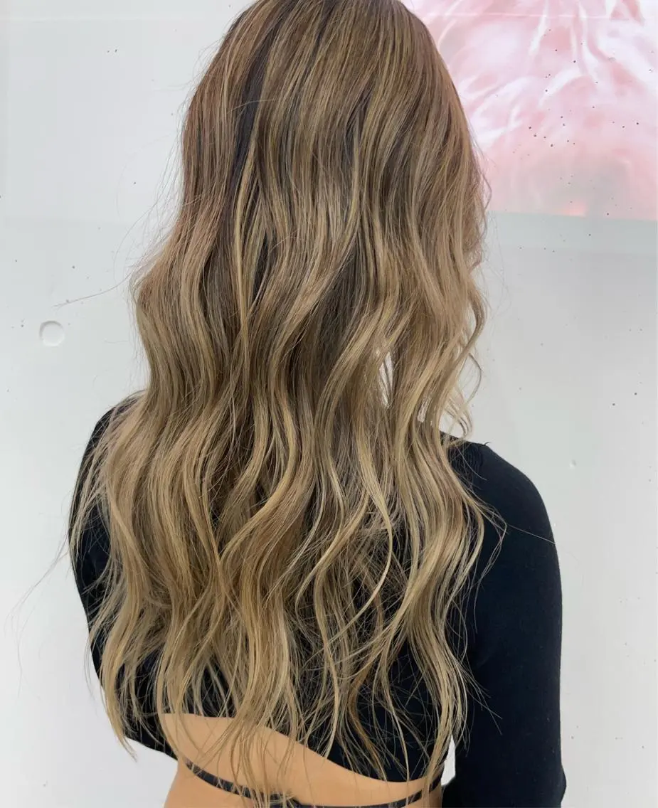セミロング カラー バレイヤージュ ブリーチ ケアブリーチ ハイライトカラー ハイライト ヘアカラー トリートメント レイヤーカット💖 Kaedeのヘアスタイル