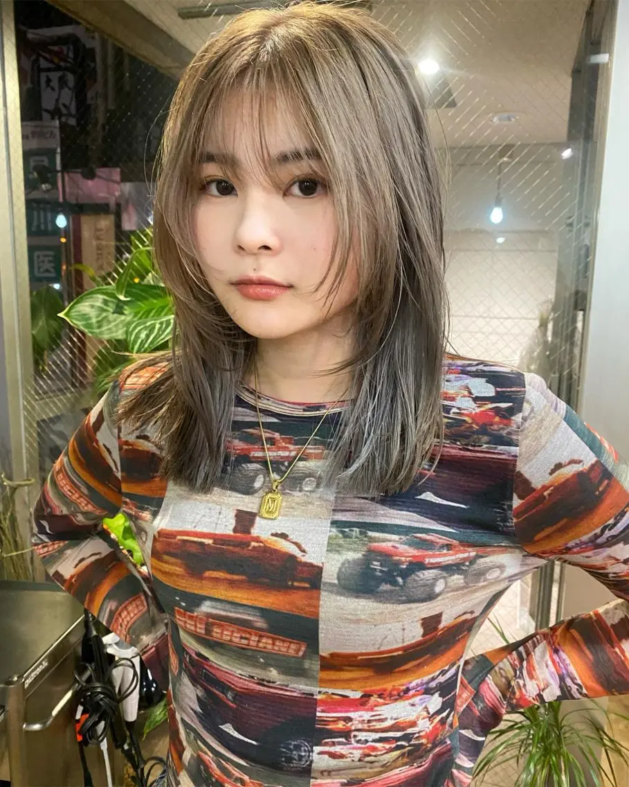 セミロング カラー ヘアアレンジ ウルフカット モデル募集中！ミカのヘアスタイル