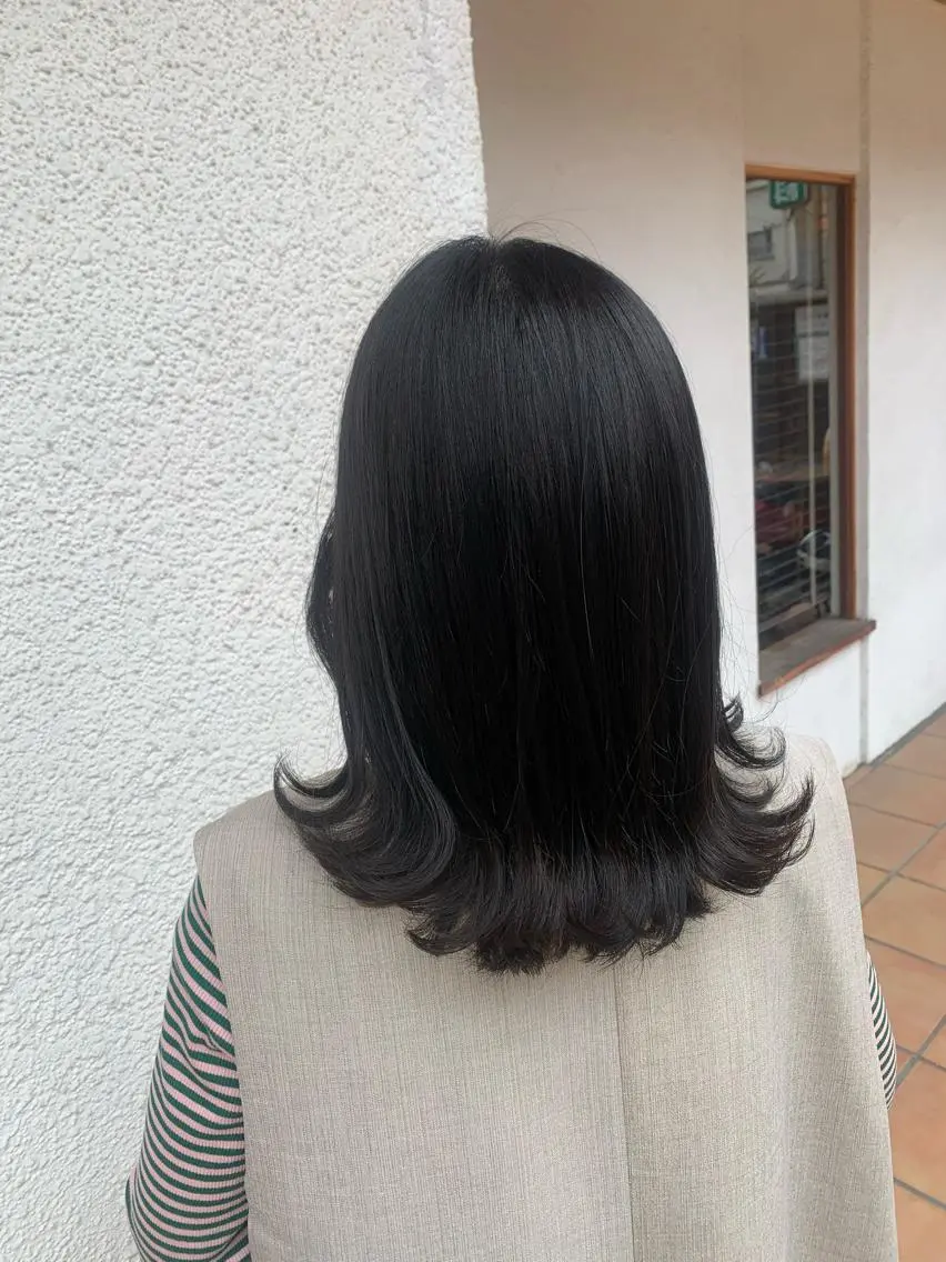 セミロング カラー putri 川邉 優花のヘアスタイル