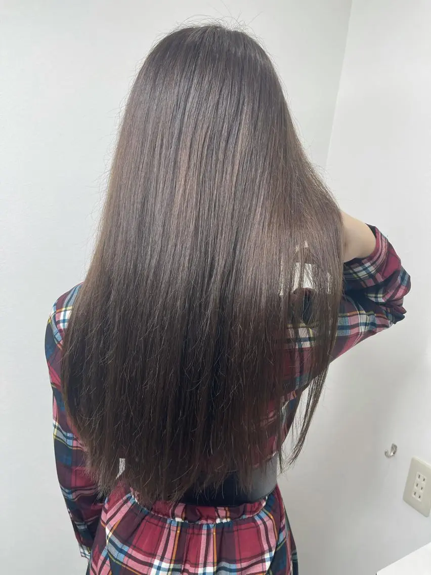 ロング カラー アディクシーカラー イルミナカラー トリートメント ヘアカラー トリートメント emi/髪質改善/ 韓国風/艶カラーのヘアスタイル