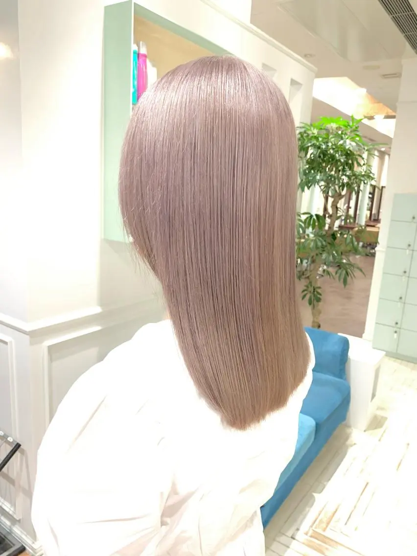 セミロング カラー カット ヘアカラー トリートメント ヘアセット 🫧艶ダブルカラー ブリーチ🫧トモヤのヘアスタイル